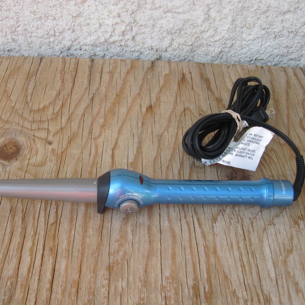 BaByliss Pro Nano-Titanium Ceramic Clamp-Free Pointy Barrel Curing Iron